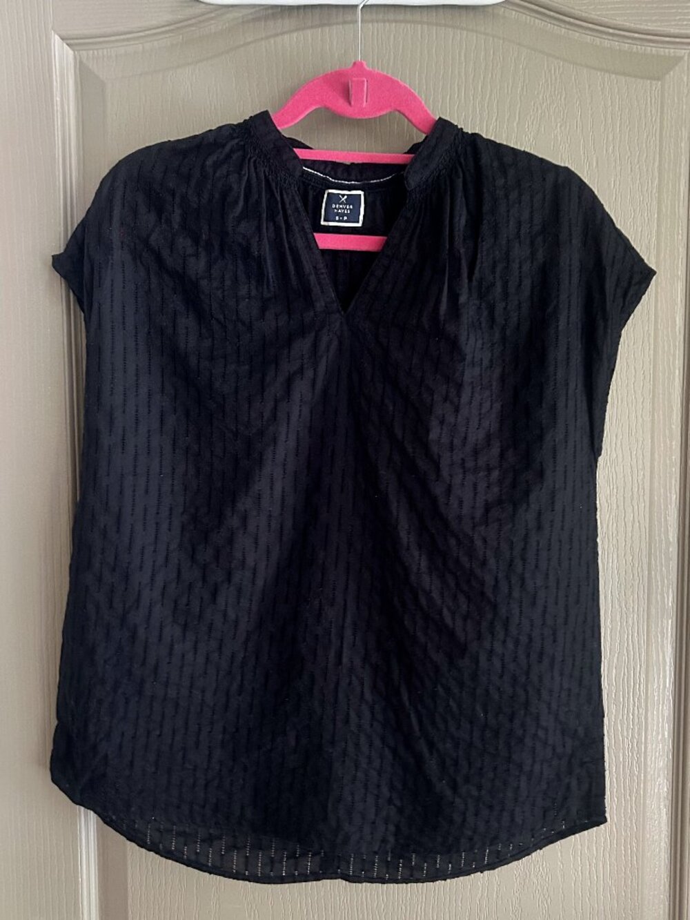 Denver Hayes Black Cotton Textured Blouse Size S V-Neck Cap Sleeve Boho Casual